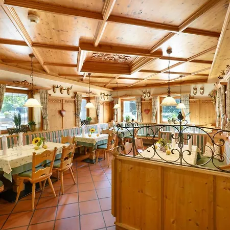 Szálloda Wirtshaus Sattlerwirt Ebbs