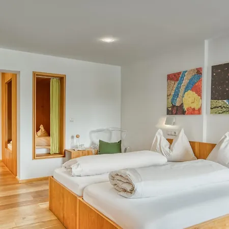 Hotel Wirtshaus Sattlerwirt 4*