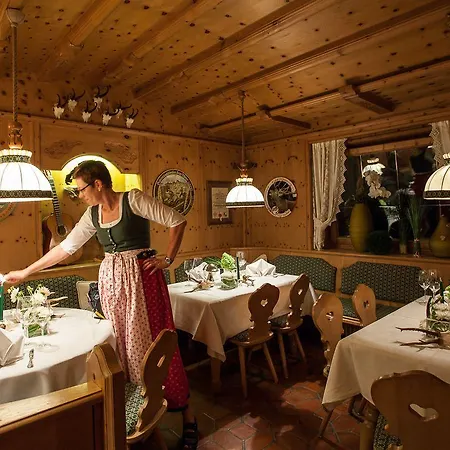 Wirtshaus Sattlerwirt 4* 에브스