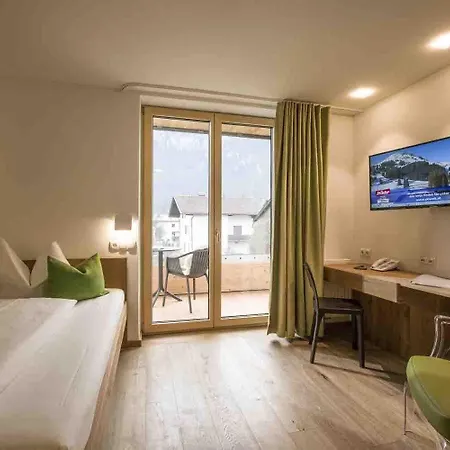 فندق Wirtshaus Sattlerwirt 4*
